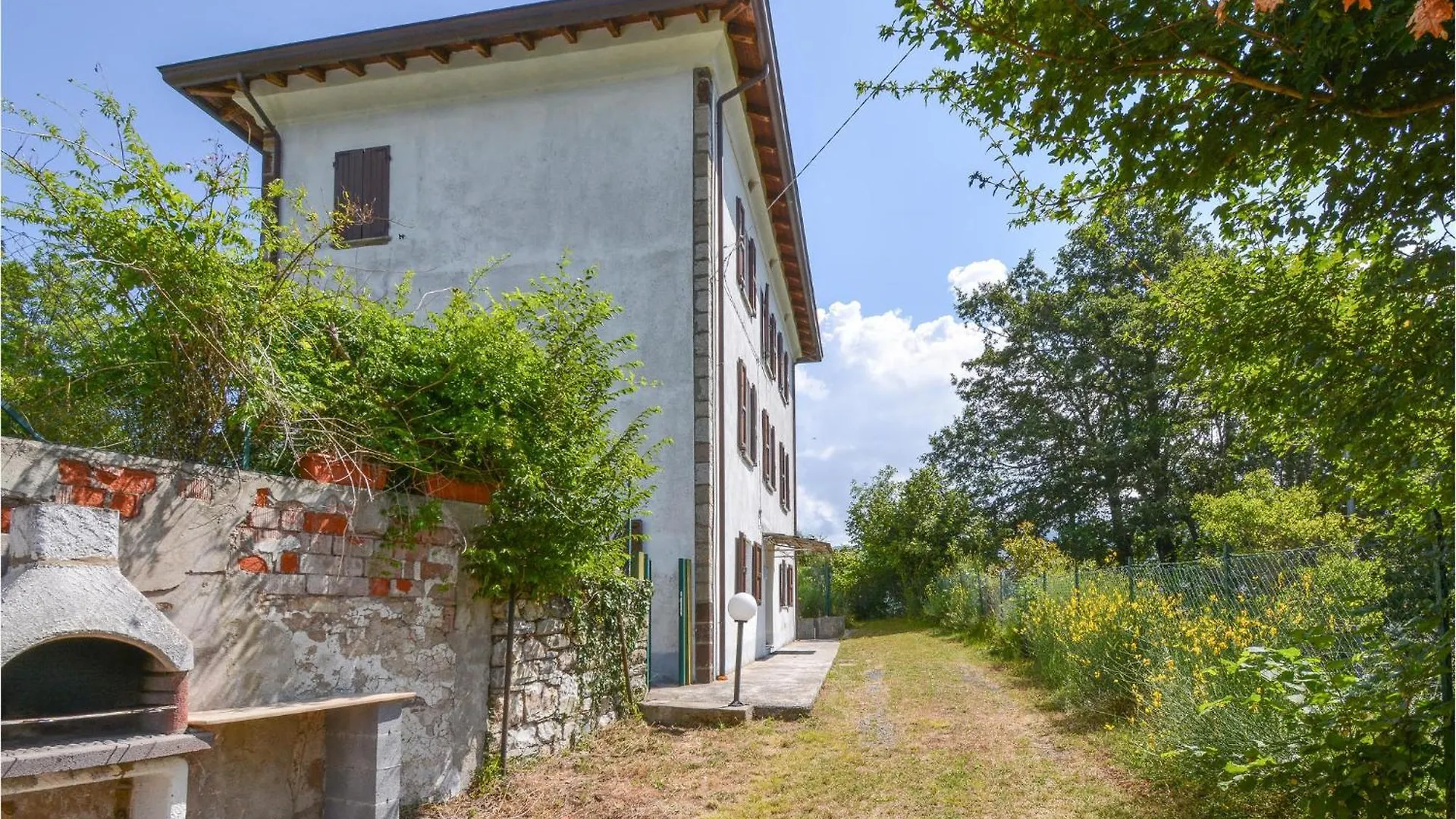 Nice Home In Bergotto With Kitchen Roccaprebalza
